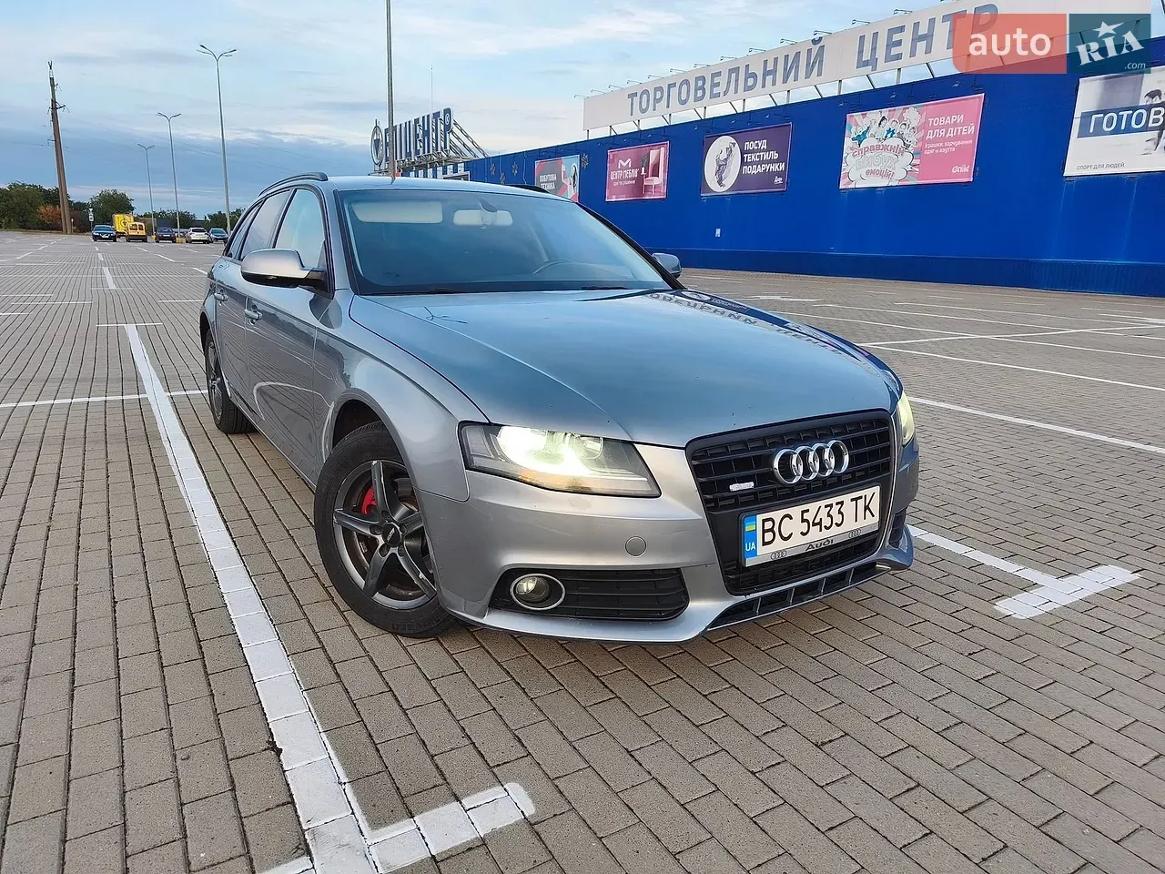 Audi A4 2009 photo 2