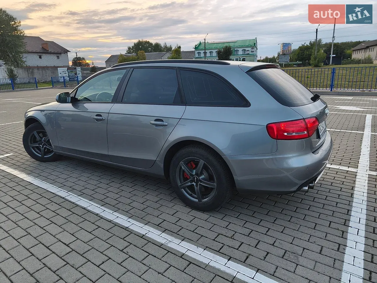 Audi A4 2009 photo 4