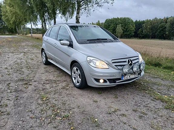 Mercedes-Benz B200