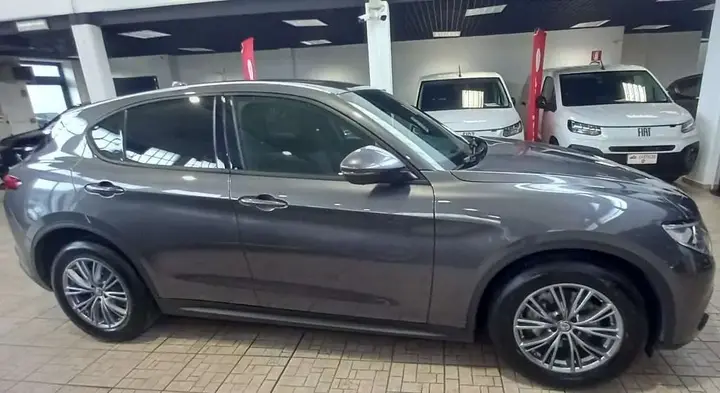 Alfa Romeo Stelvio 2022 photo 2