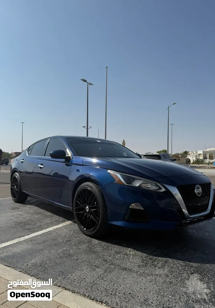 Nissan Altima 2020 photo 2