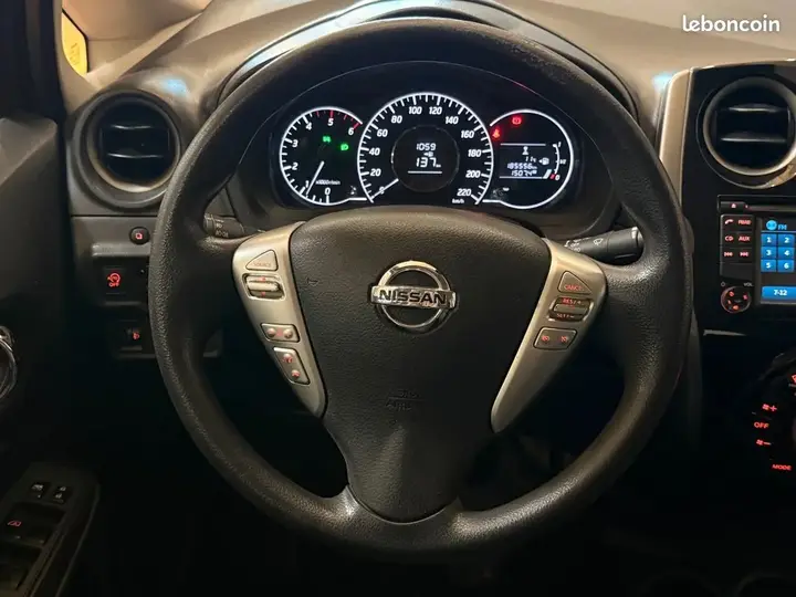 Nissan Note 2014 photo 4