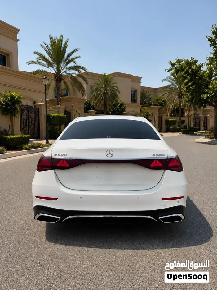 Mercedes-Benz E300 2025 photo 3