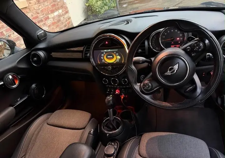 Mini Cooper S 2015 photo 2
