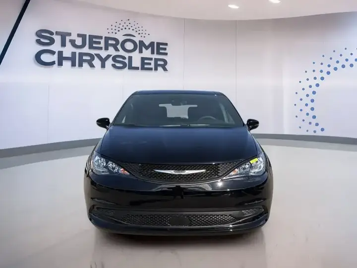 Chrysler Grand Caravan 2027 photo 2