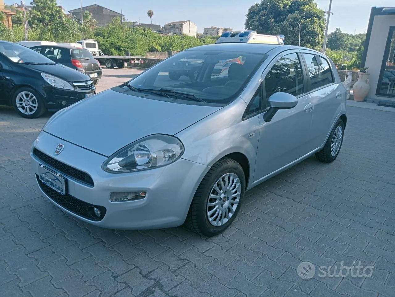 Fiat Punto 2015 photo 2
