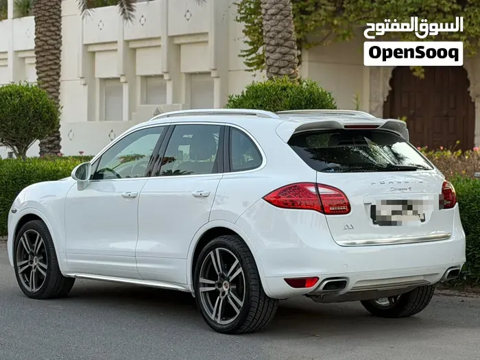 Porsche Cayenne 2014 photo 2
