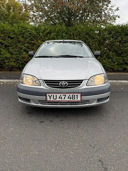 Toyota Avensis 2002 photo 3