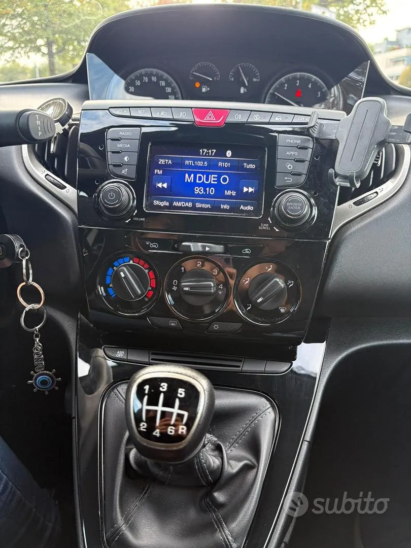 Lancia Ypsilon 2021 photo 4