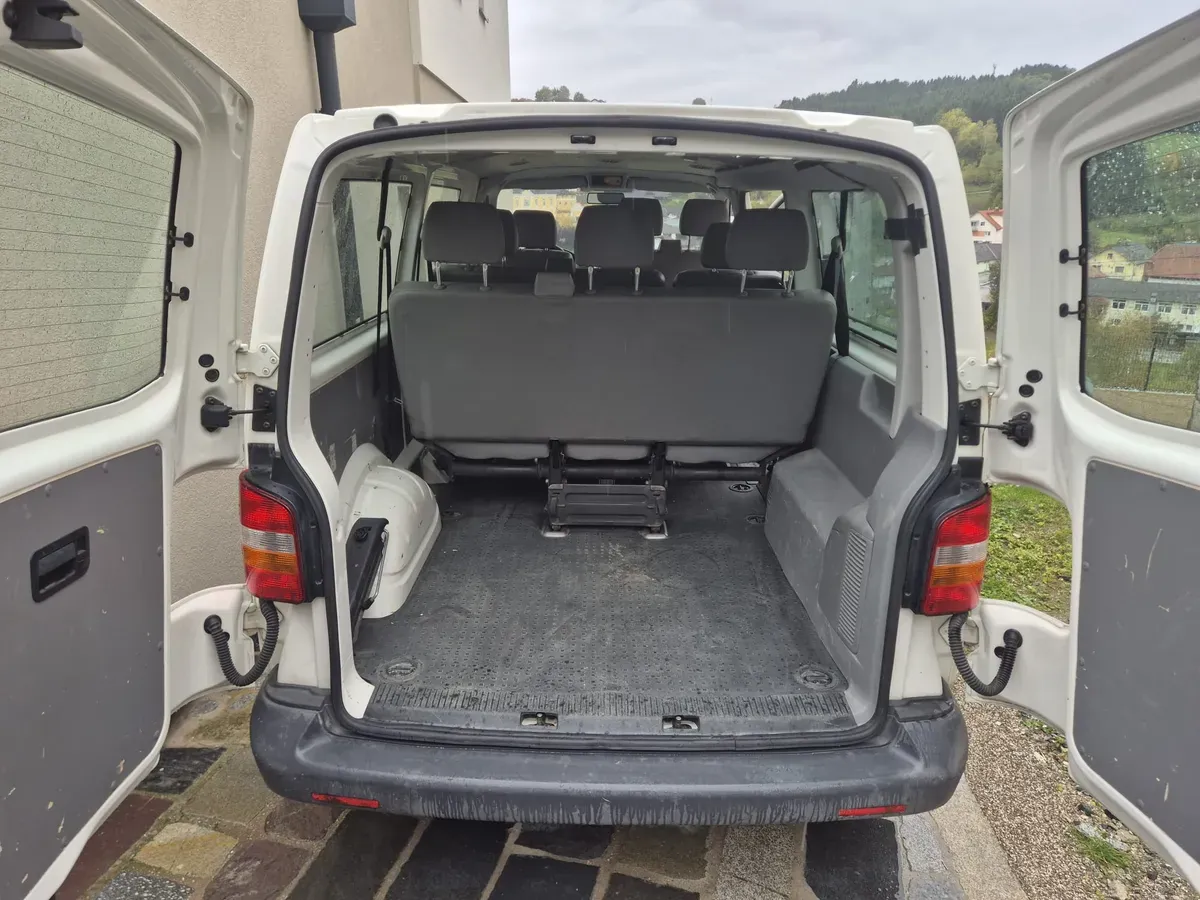 Volkswagen T5 2008 photo 2