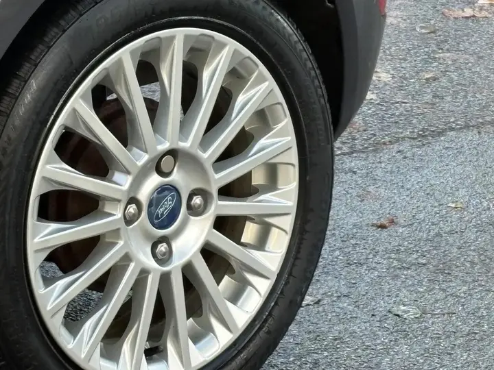 Ford Fiesta 2014 photo 5