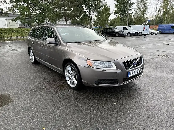 Volvo V70 2011 photo 2