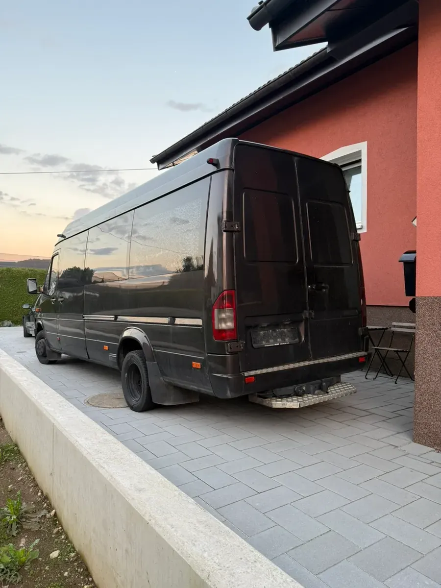 Mercedes-Benz Sprinter 2004 photo 2