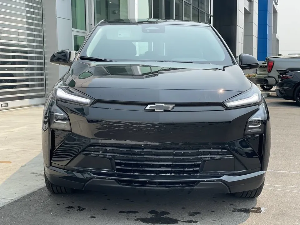 Chevrolet Bolt 2027 photo 2