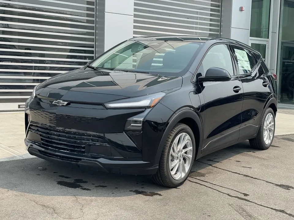 Chevrolet Bolt 2027 photo 4