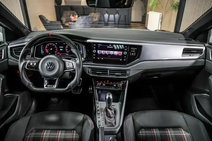 Volkswagen Polo 2019 photo 2