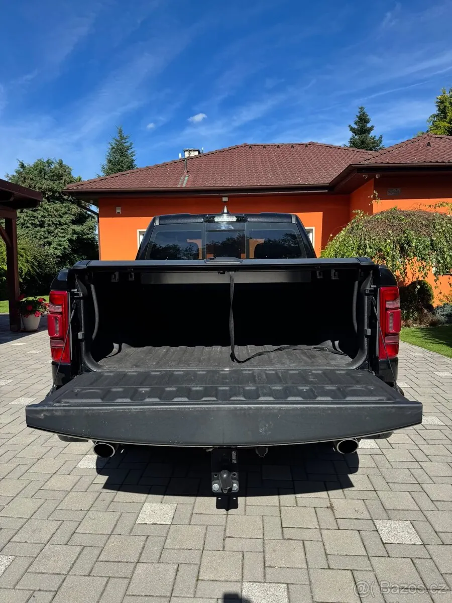 Dodge Ram 1500 Longhorn 2024 photo 3
