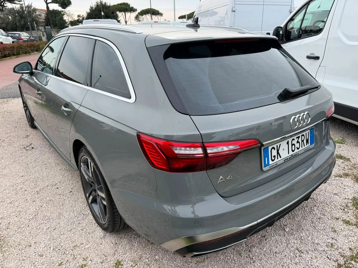 Audi A4 Avant 2022 photo 4