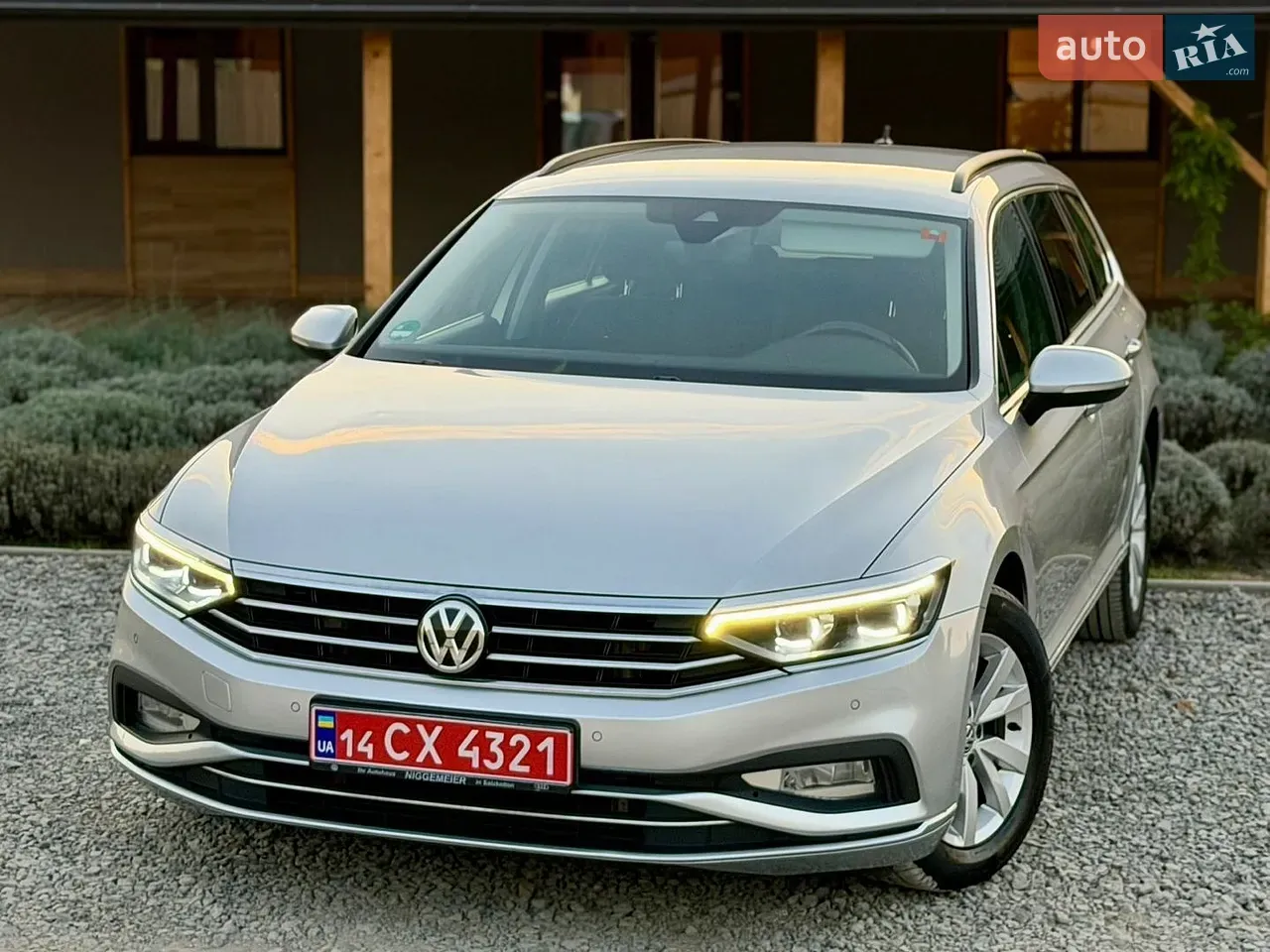 Volkswagen Passat 2020 photo 2