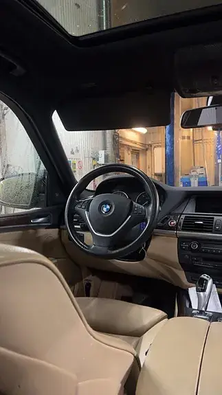 BMW X5 2010 photo 2