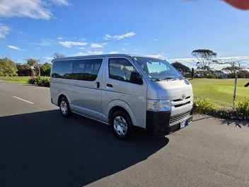 Toyota Hiace 2020 photo 2