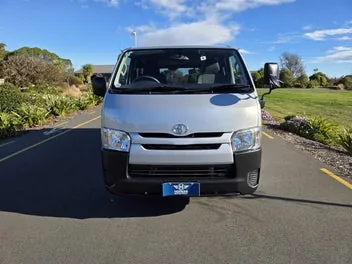 Toyota Hiace 2020 photo 3