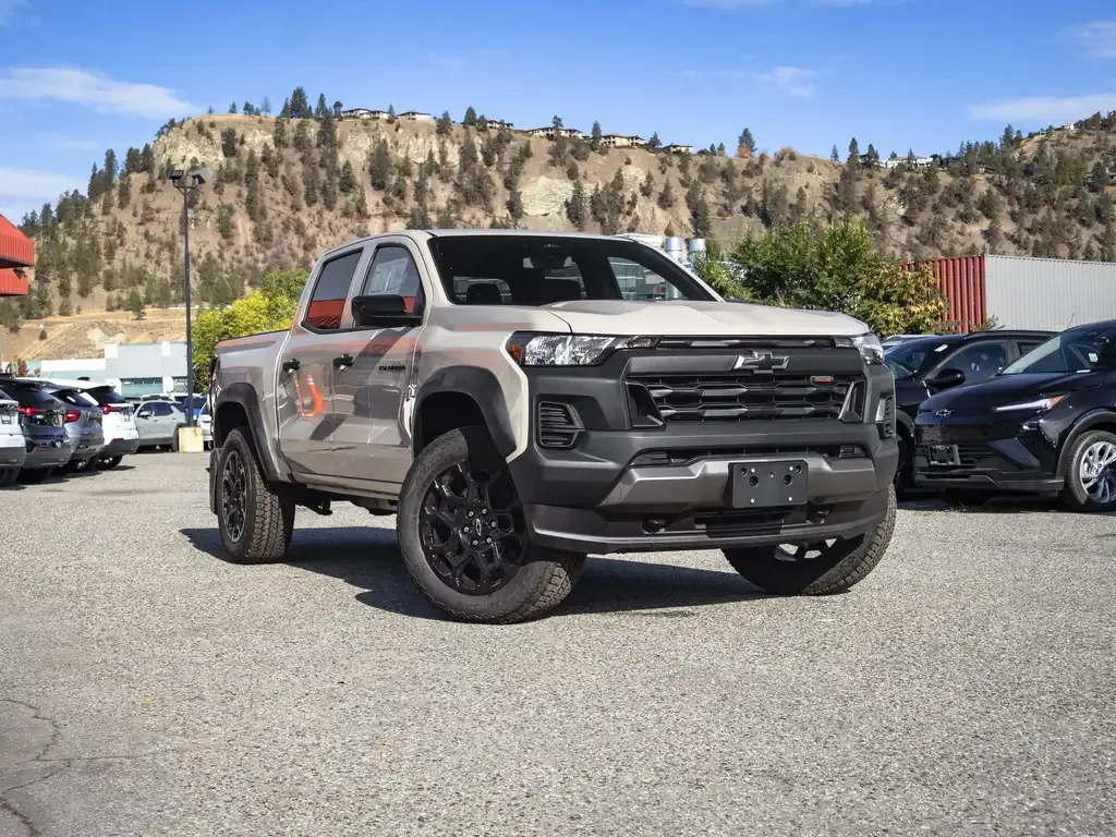 Chevrolet Colorado 2026 photo 2