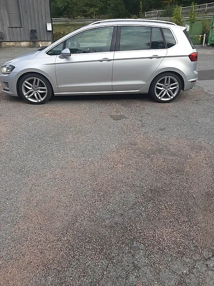 Volkswagen Golf Sportsvan 2015 photo 2