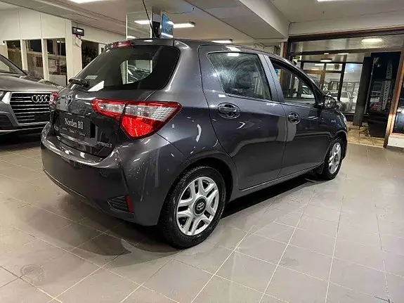 Toyota Yaris 2017 photo 4