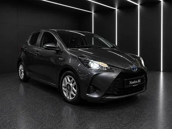 Toyota Yaris 2017 photo 2