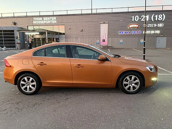 Volvo S60 2014 photo 2