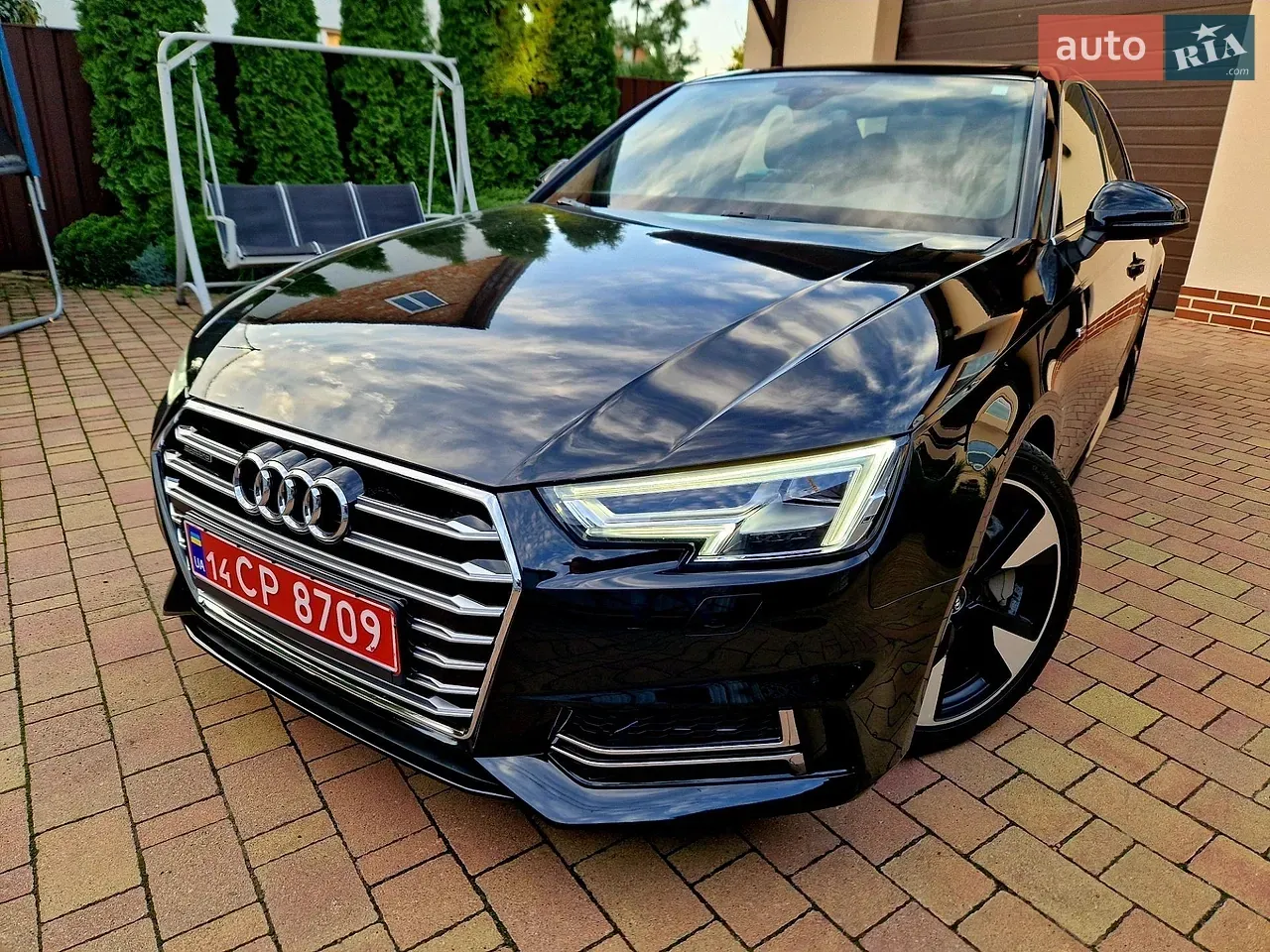 Audi A4 2017 photo 2