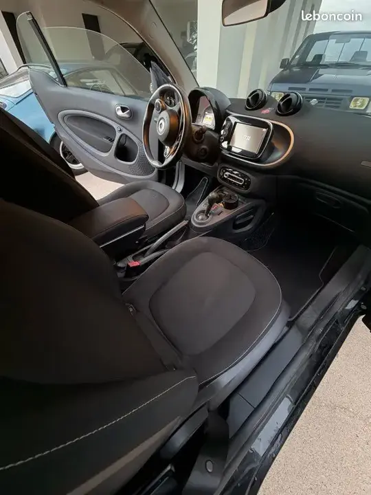 Smart Fortwo 2018 photo 2