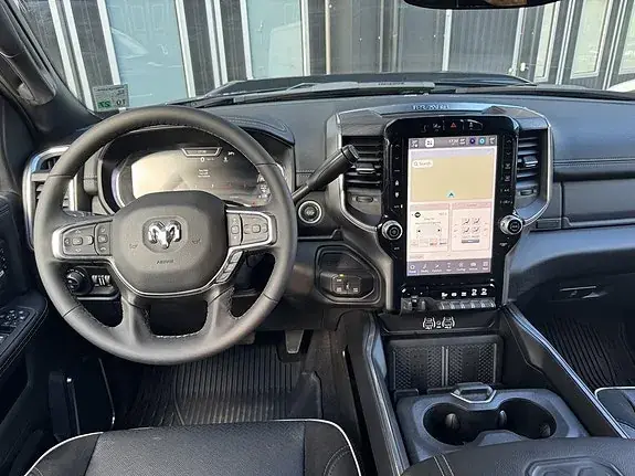 Dodge Ram 3500 2025 photo 2