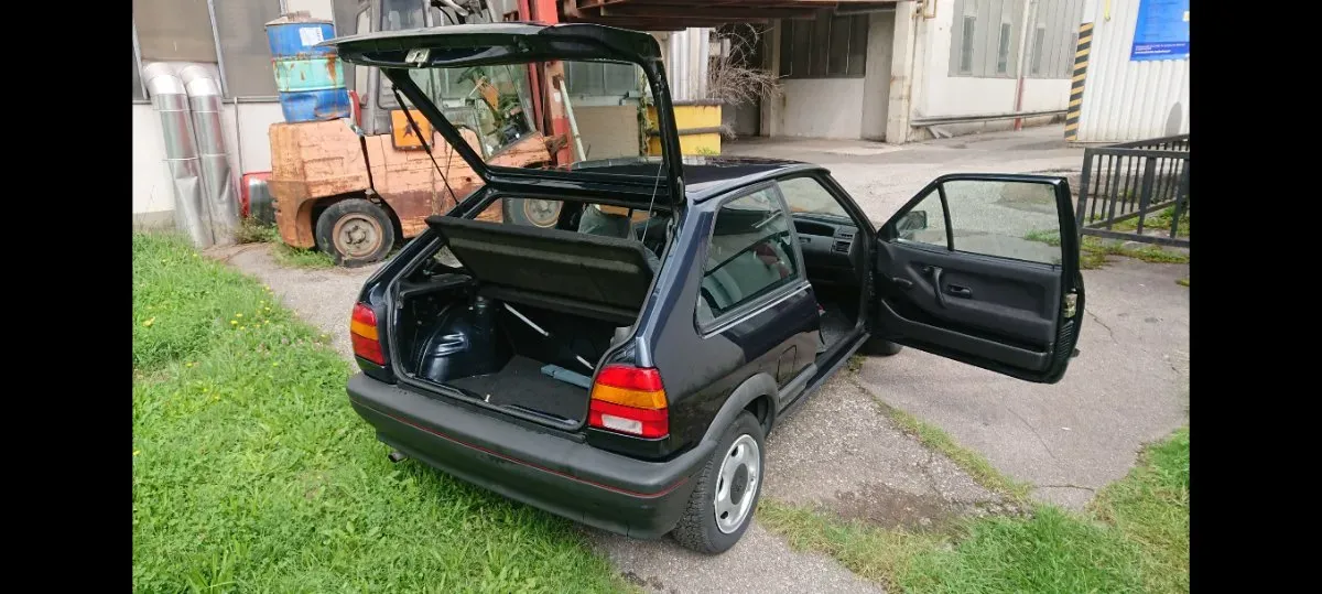 Volkswagen Polo 1992 photo 3