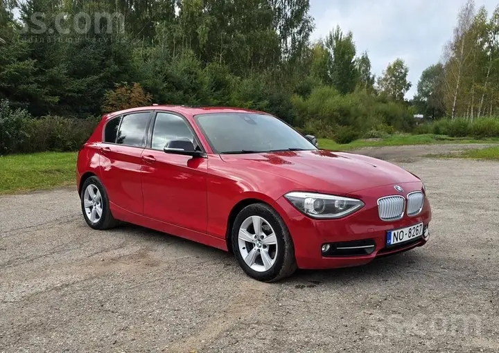 BMW 118D 2011 photo 2