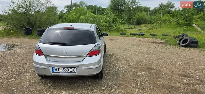 Opel Astra 2010 photo 5