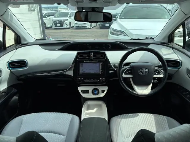 Toyota Prius 2016 photo 2
