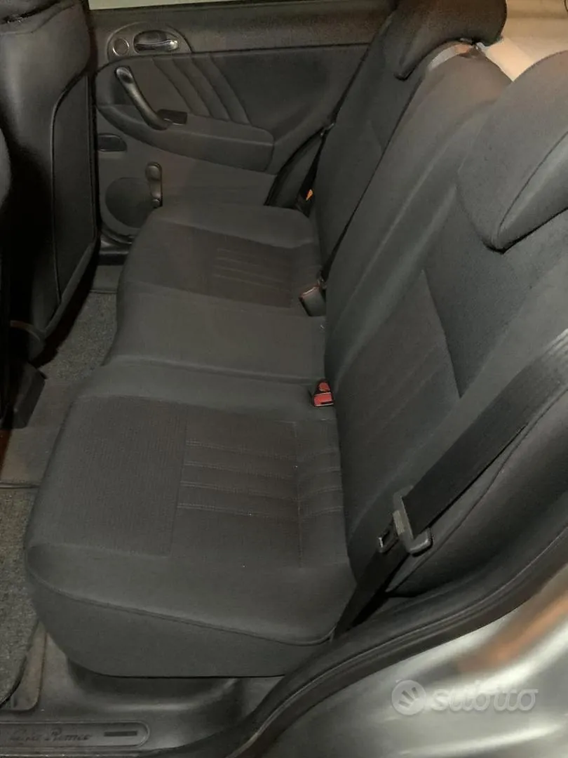 Alfa Romeo 147 2006 photo 2