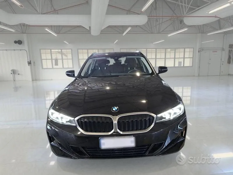 BMW 318 2023 photo 2