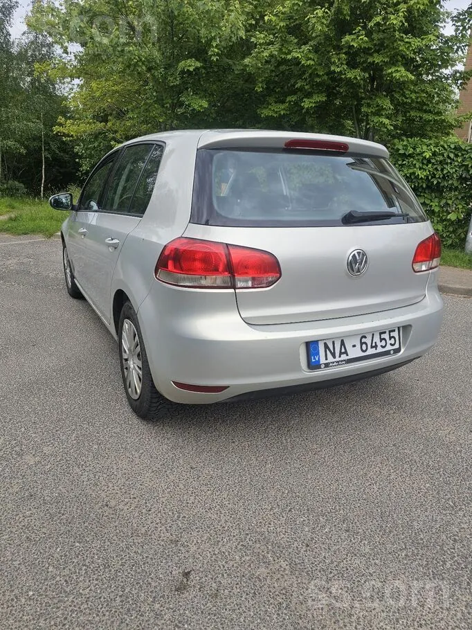 Volkswagen Golf 2010 photo 3
