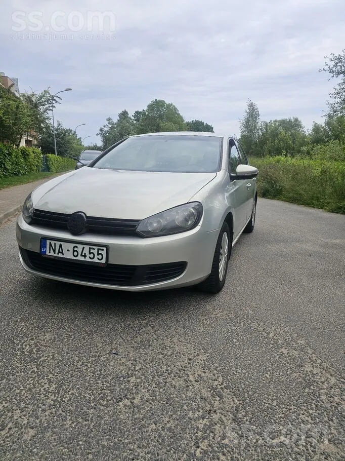 Volkswagen Golf 2010 photo 4