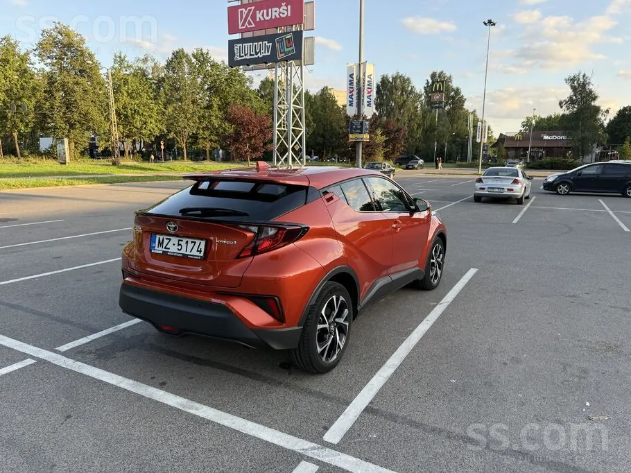 Toyota C-Hr 2021 photo 3