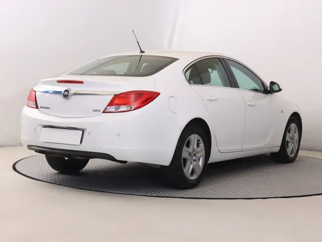 Opel Insignia 2010 photo 4