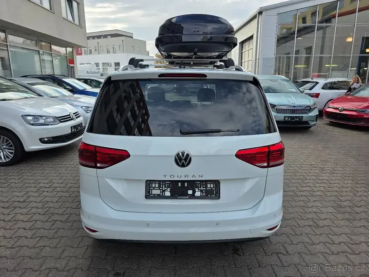 Volkswagen Touran 2023 photo 5