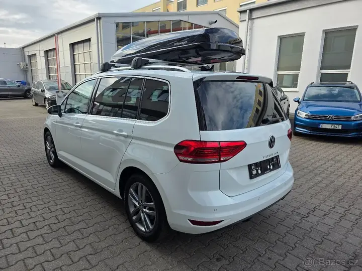 Volkswagen Touran 2023 photo 4