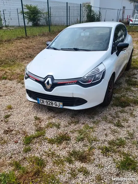 Renault Clio 2013 photo 3
