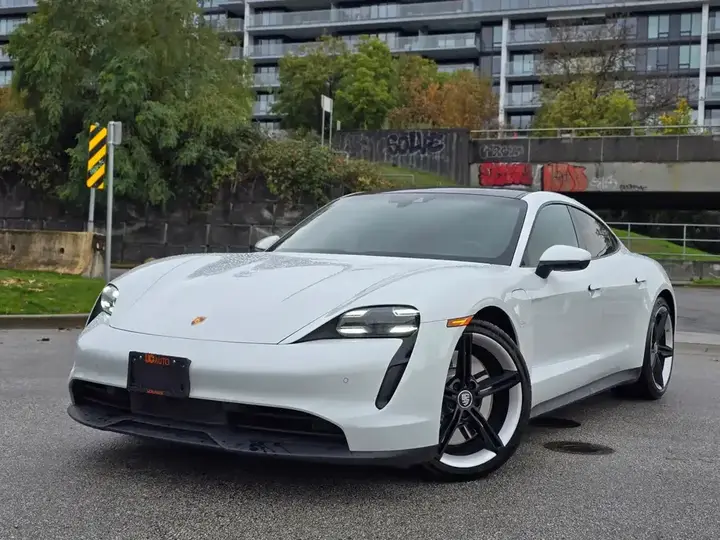 Porsche Taycan 2021 photo 2