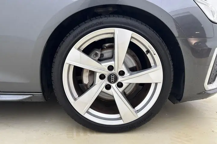 Audi A4 Avant 2023 photo 5