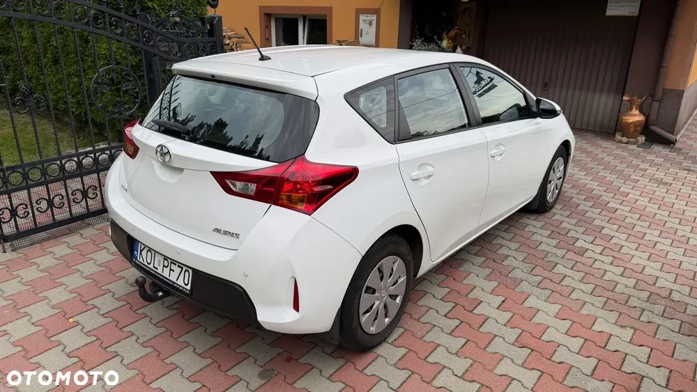 Toyota Auris 2015 photo 4
